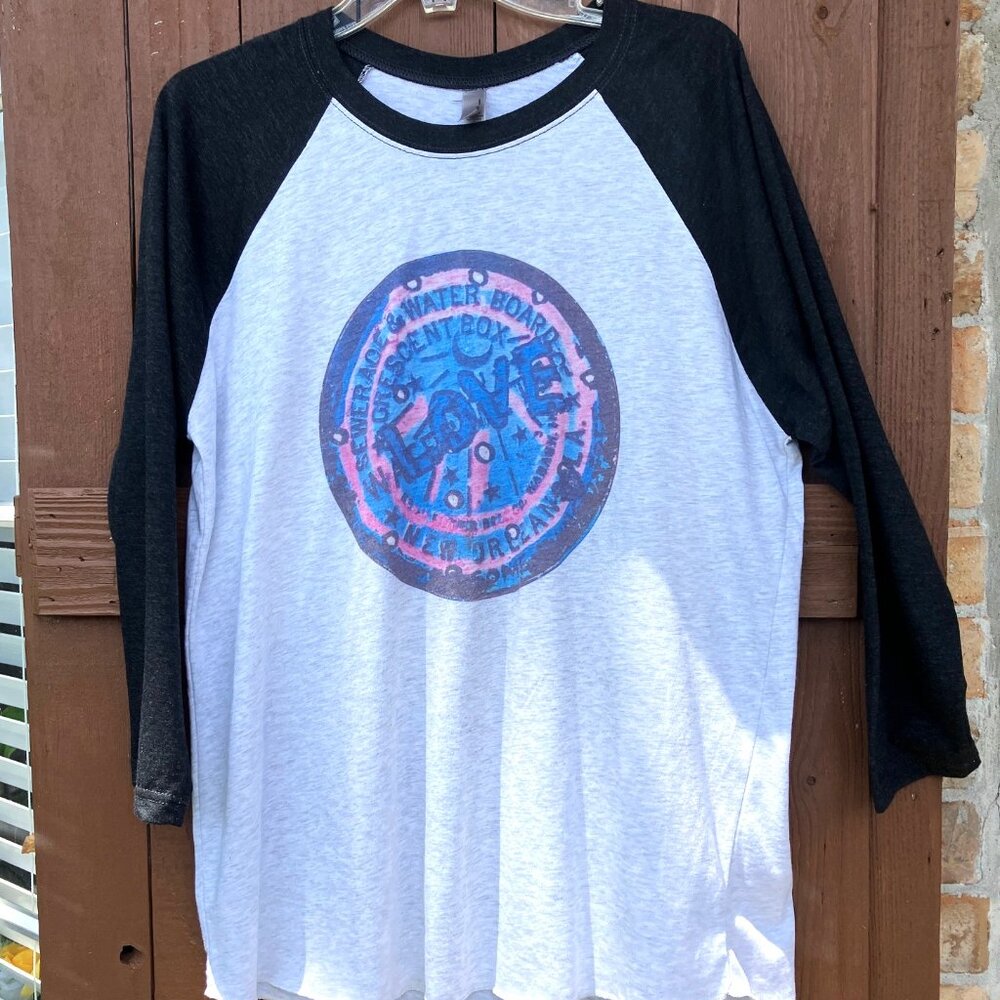 Ladies New Orleans WATER METER t-shirt -white with black raglan sleeves Sz large